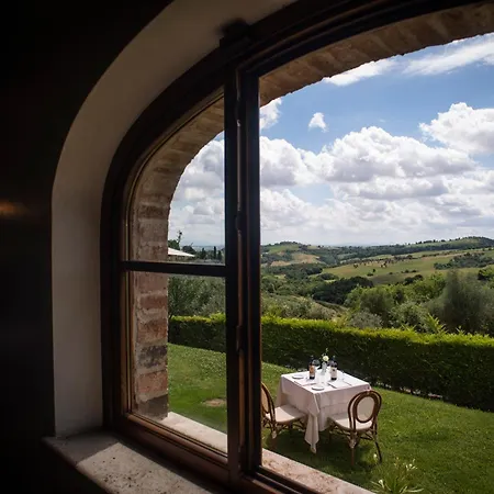 Poggio Paradiso & 4*