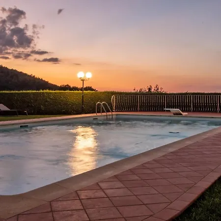 Курортный комплекс Poggio Paradiso & 4*