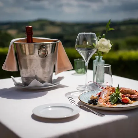 Poggio Paradiso & Курортный комплекс Montefollonico