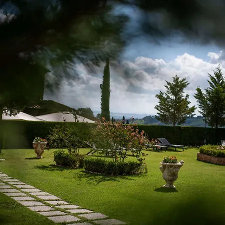 Poggio Paradiso & 度假村