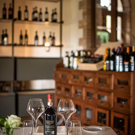 Курортный комплекс Poggio Paradiso & 4*