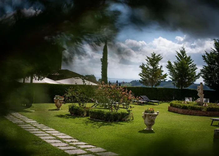 Poggio Paradiso & Resort