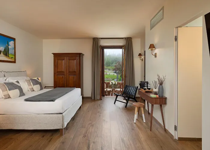 Poggio Paradiso & Resort 4*
